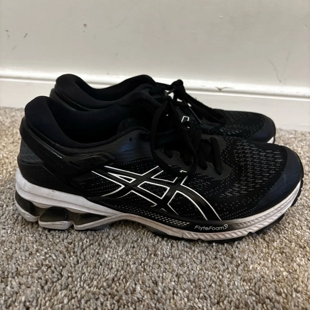 Asics Gel-Kayano 26 Black & White Running Shoe Women’s Size 7.5